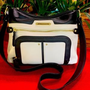 👛 STONE MOUNTAIN CROSSBODY LEATHER SHOULDER BAG NWOT